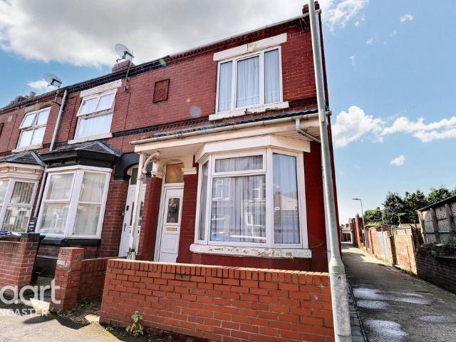 3 bedroom end of terrace house for sale