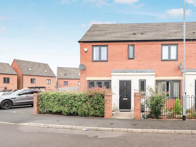 3 bedroom end of terrace house for sale