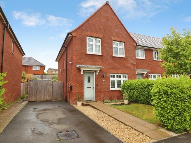 3 bedroom end of terrace house for sale