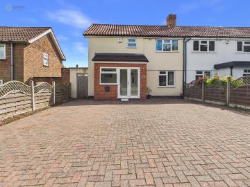 3 bedroom end of terrace house for sale