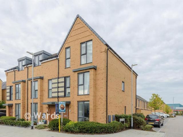 3 bedroom end of terrace house for sale