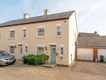 3 bedroom end of terrace house for sale