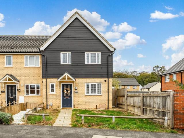 3 bedroom end of terrace house for sale