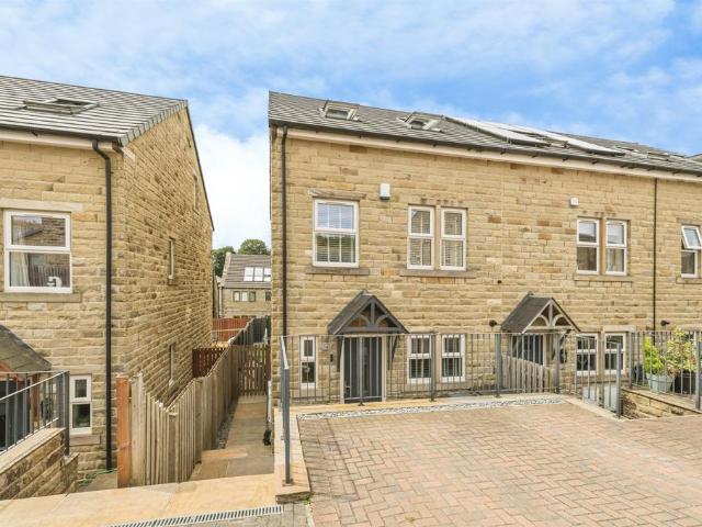 3 bedroom end of terrace house for sale