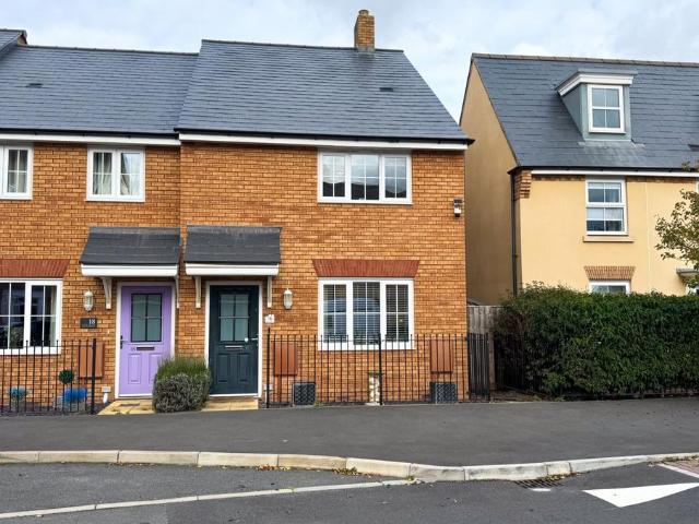 3 bedroom end of terrace house for sale