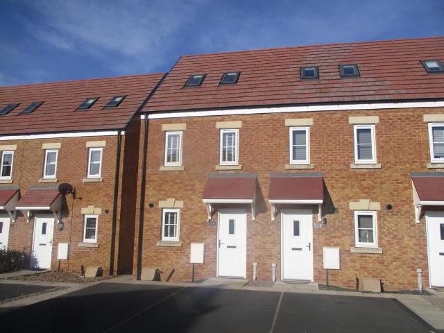 3 bedroom end of terrace house for sale