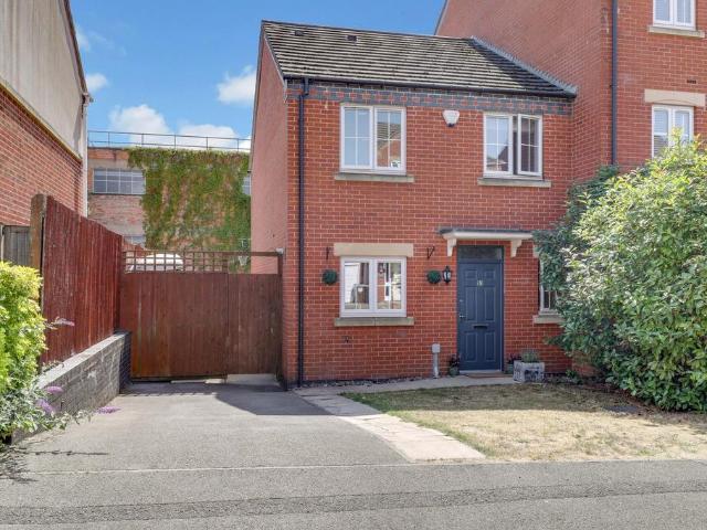 3 bedroom end of terrace house for sale