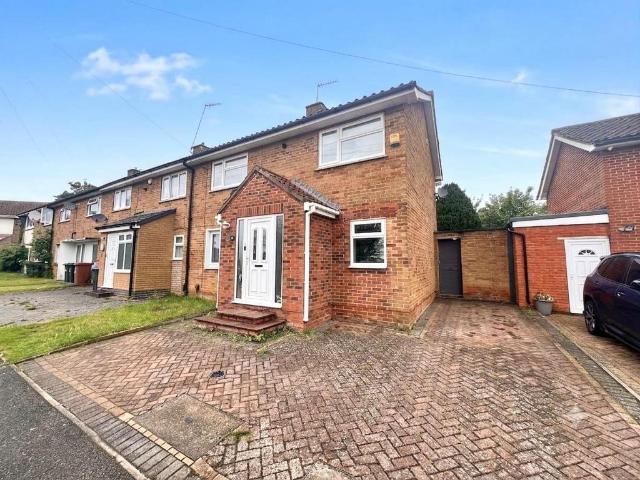 3 bedroom end of terrace house for sale