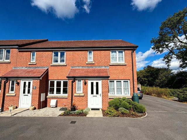 3 bedroom end of terrace house for sale