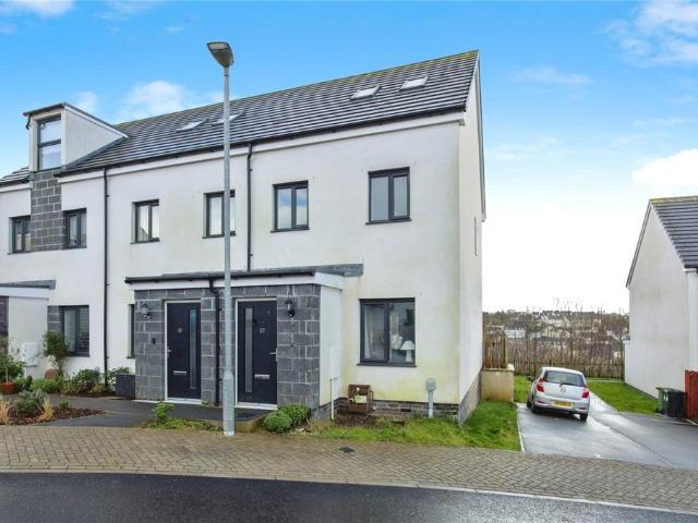 3 bedroom end of terrace house for sale