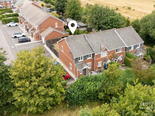 3 bedroom end of terrace house for sale