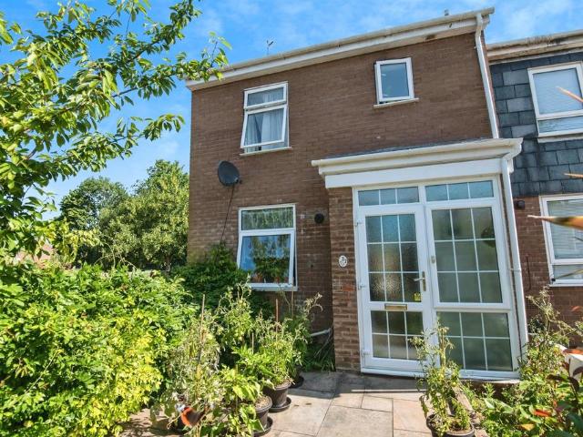 3 bedroom end of terrace house for sale