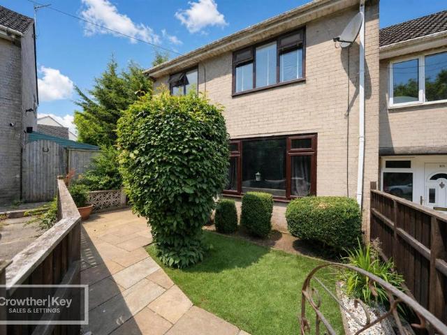 3 bedroom end of terrace house for sale