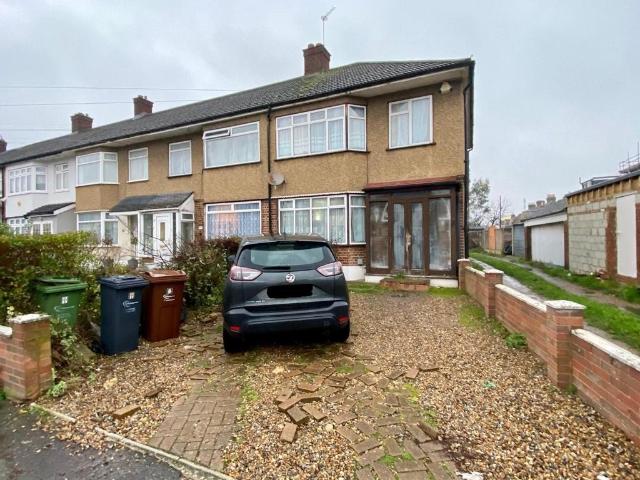 3 bedroom end of terrace house for sale