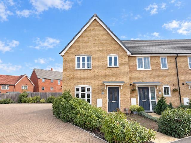 3 bedroom end of terrace house for sale