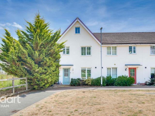 3 bedroom end of terrace house for sale
