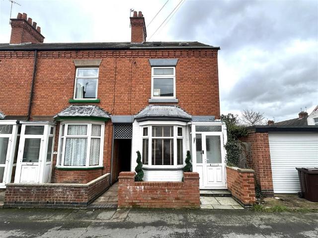 3 bedroom end of terrace house for sale