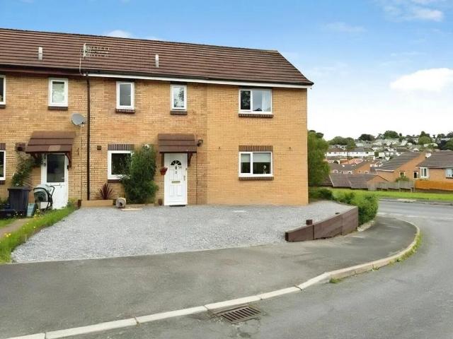 3 bedroom end of terrace house for sale