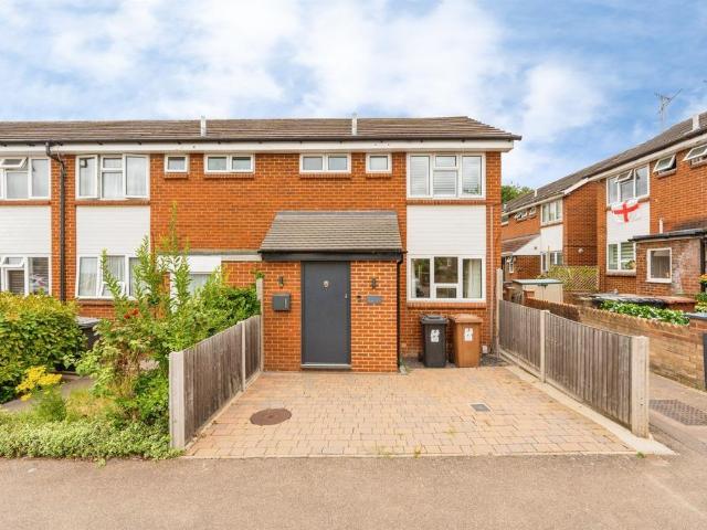 3 bedroom end of terrace house for sale
