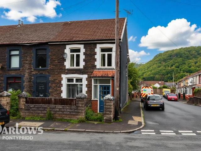 3 bedroom end of terrace house for sale