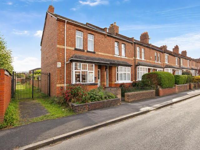 3 bedroom end of terrace house for sale