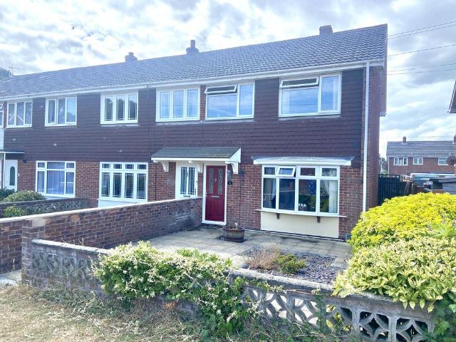 3 bedroom end of terrace house for sale
