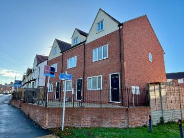 Hampton Evesham - Garden, Parking