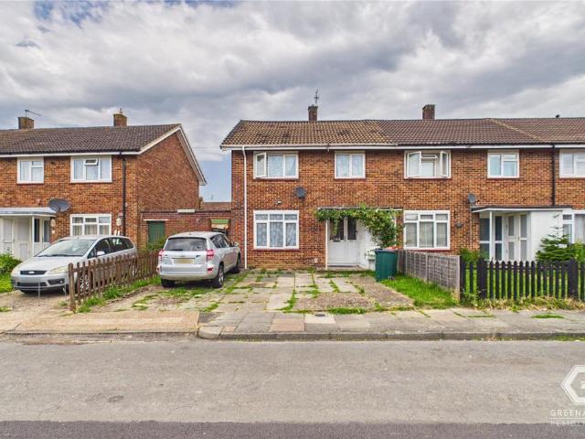 3 bedroom end of terrace house for sale