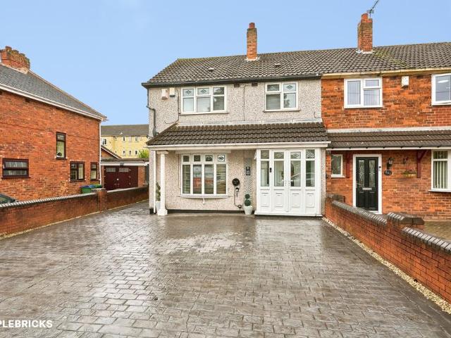 3 bedroom end of terrace house for sale