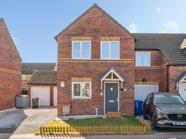 3 bedroom end of terrace house for sale