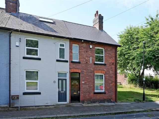 3 bedroom end of terrace house for sale