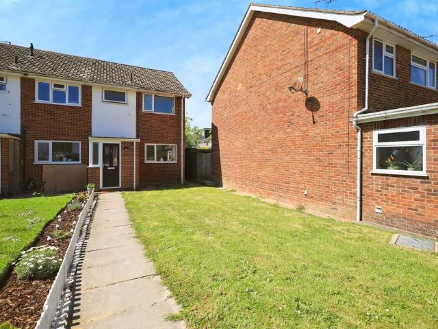3 bedroom end of terrace house for sale
