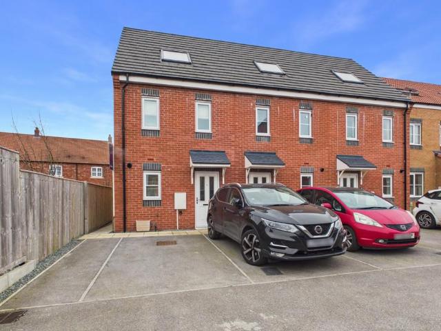 3 bedroom end of terrace house for sale