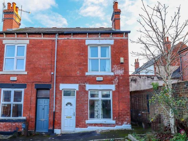 3 bedroom end of terrace house for sale
