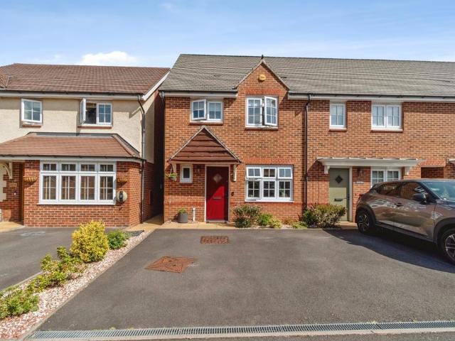 3 bedroom end of terrace house for sale