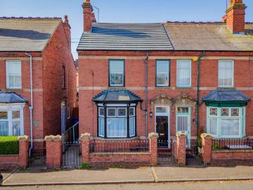 3 bedroom end of terrace house for sale