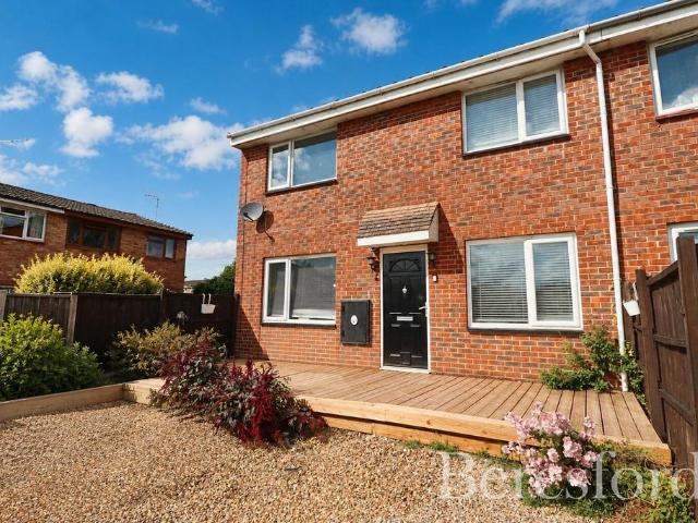 3 bedroom end of terrace house for sale