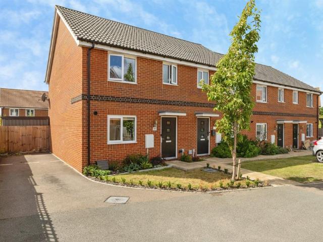3 bedroom end of terrace house for sale