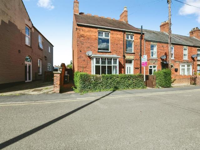 3 bedroom end of terrace house for sale