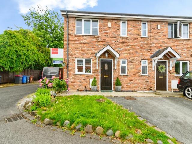 3 bedroom end of terrace house for sale