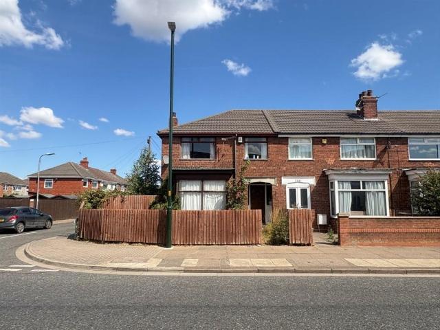 3 bedroom end of terrace house for sale