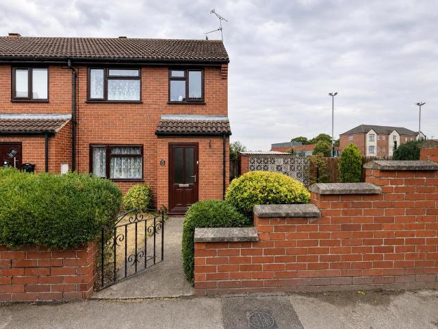 3 bedroom end of terrace house for sale