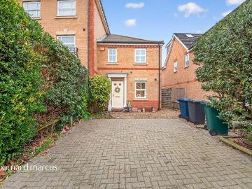 Colney Hatch, London, Greater London - Garden