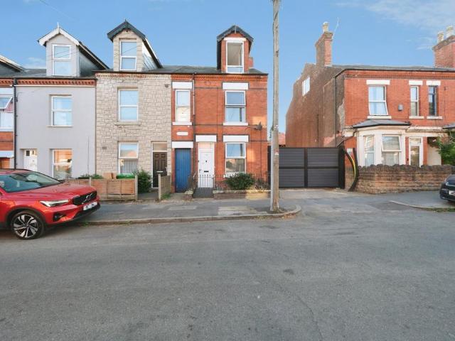 3 bedroom end of terrace house for sale