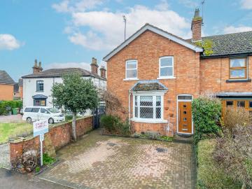 House for sale in Burhill - Garden, Equipped kitchen