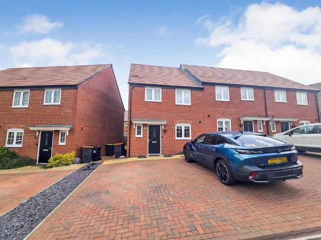 3 bedroom end of terrace house for sale