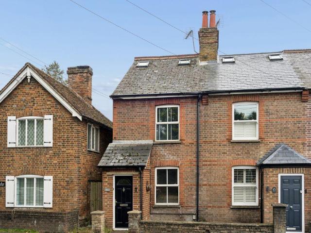 3 bedroom end of terrace house for sale