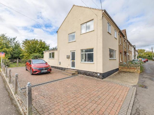 3 bedroom end of terrace house for sale