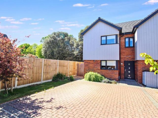3 bedroom end of terrace house for sale