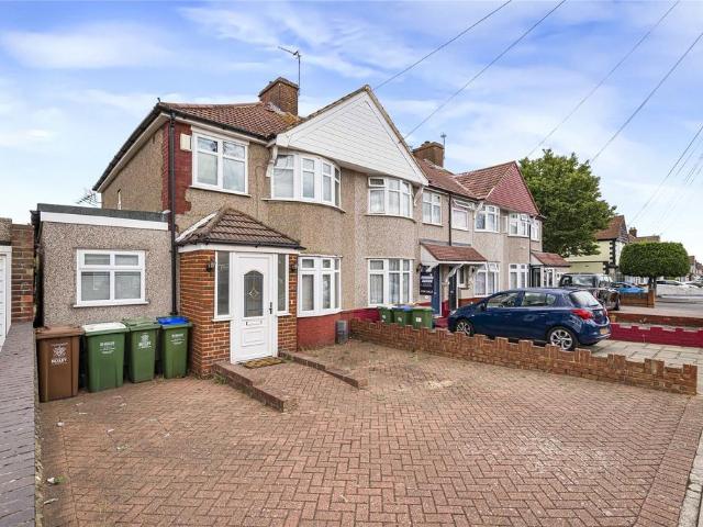 3 bedroom end of terrace house for sale